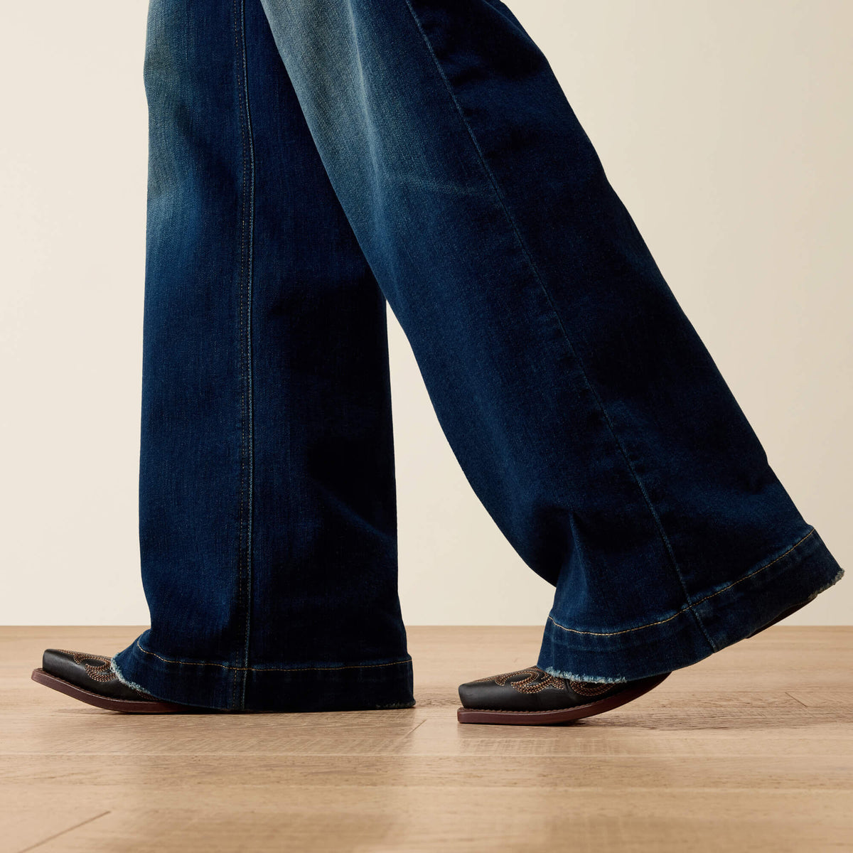 Ariat Classic Ultra High Rise Penelope Wide Leg Jeans