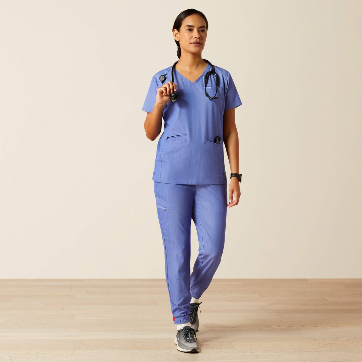 Ariat Everyday Clara 6 Pocket Scrub Top