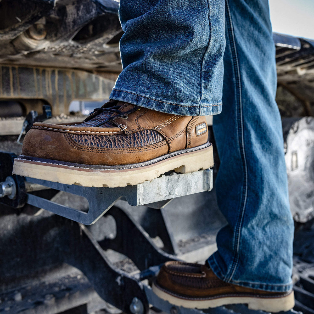 Ariat Classic Rebar Lift Chukka Composite Toe Work Boot