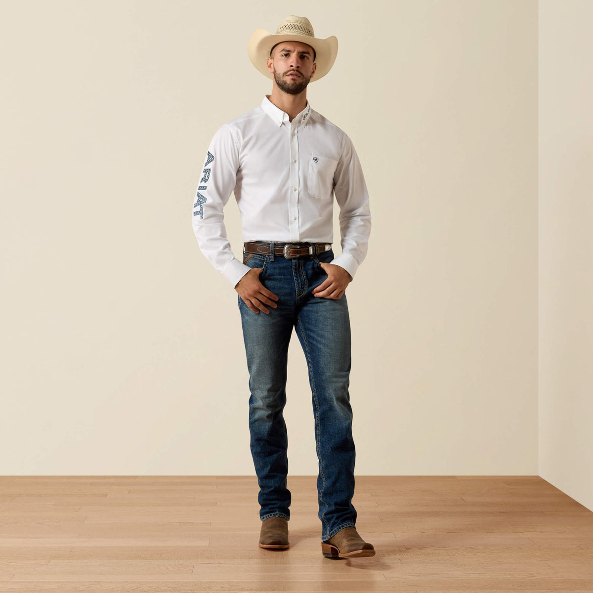 Ariat Exclusive Team Logo Lightweight Twill Fitted Shirt
