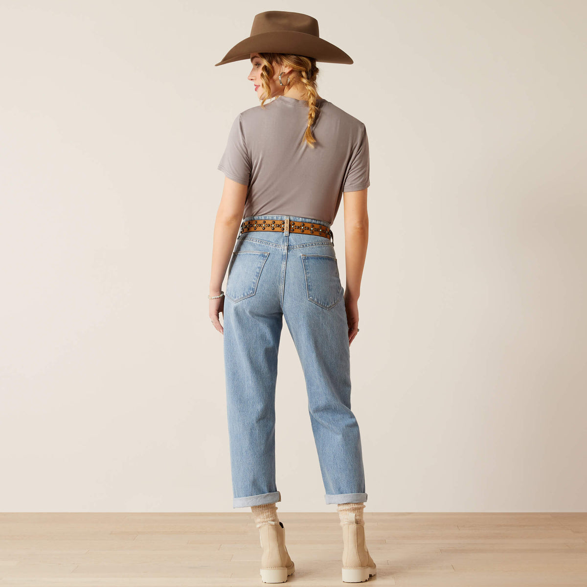 Ariat Discount Ultra High Rise Tomboy Straight Leg Jeans
