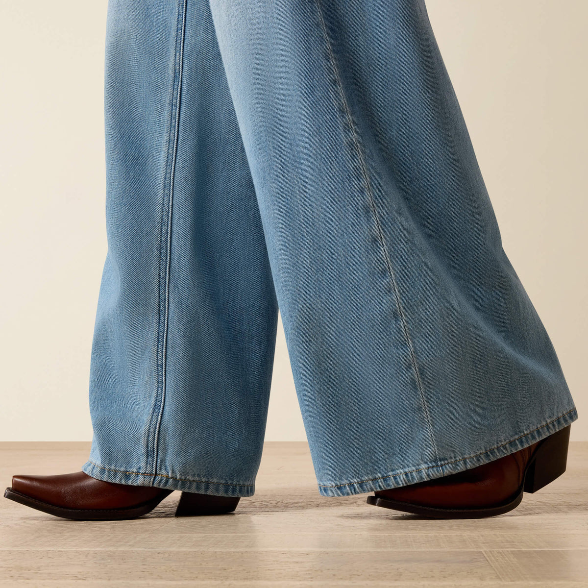 Ariat Special Offer Ultra High Rise Calamity Comfort Wide Leg Jeans